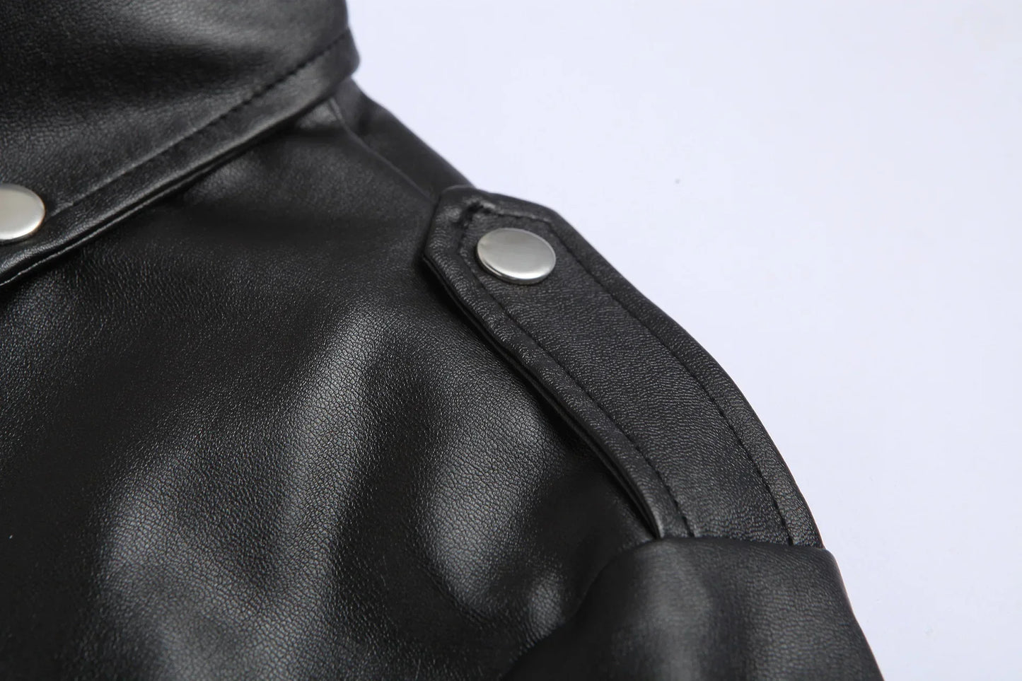 Herren Lederjacke im Rockstil - Winterlich & Elegant